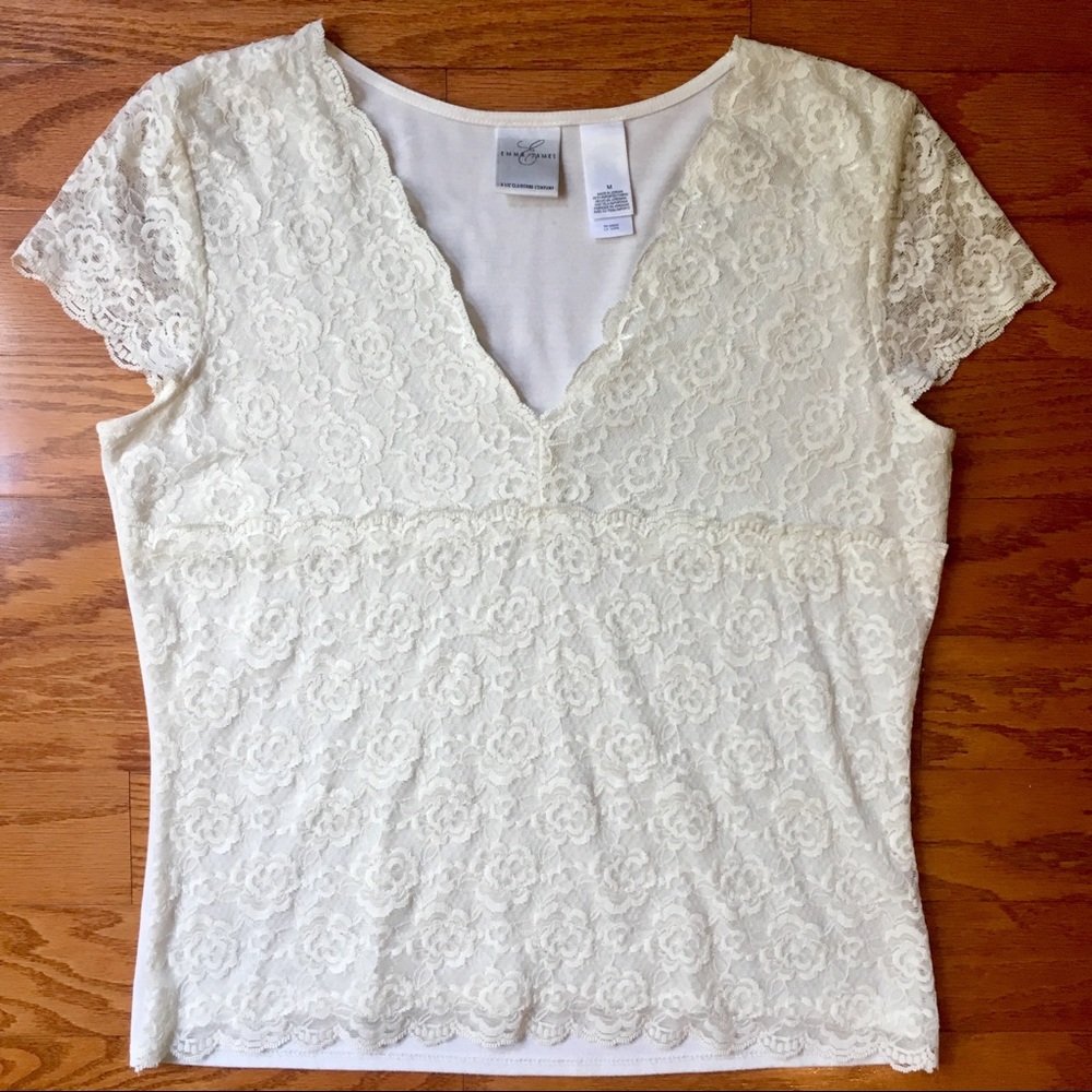 Woman’s Emma James medium cream lace top